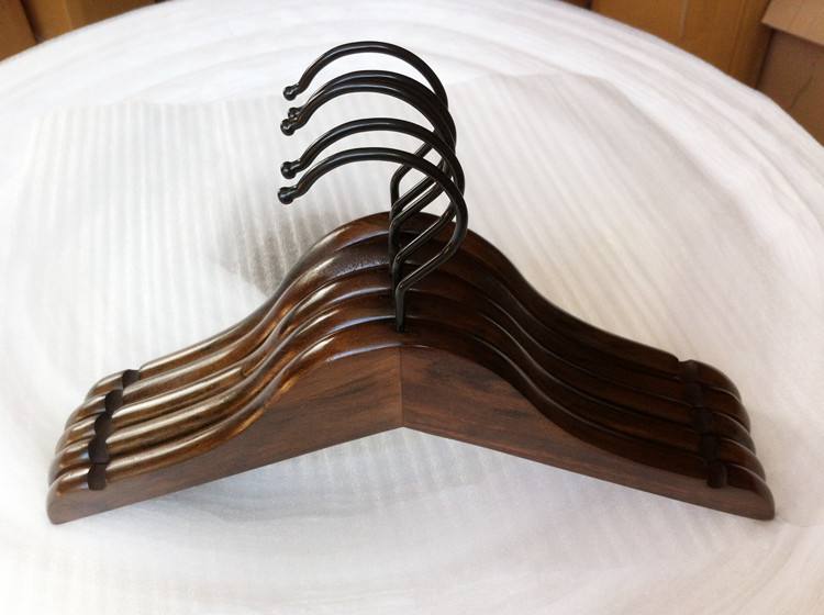 實木衣架掛鉤怎么安裝
