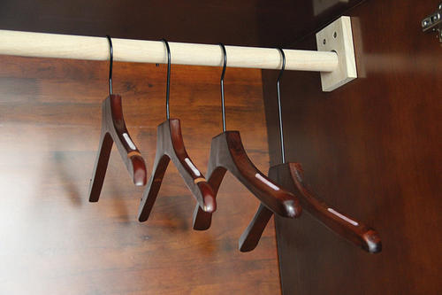 黑鉤實木衣架會生銹嗎