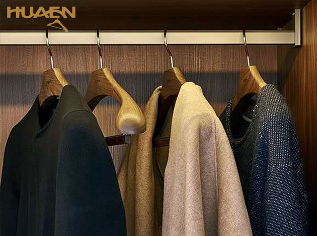 臥室衣架——材質