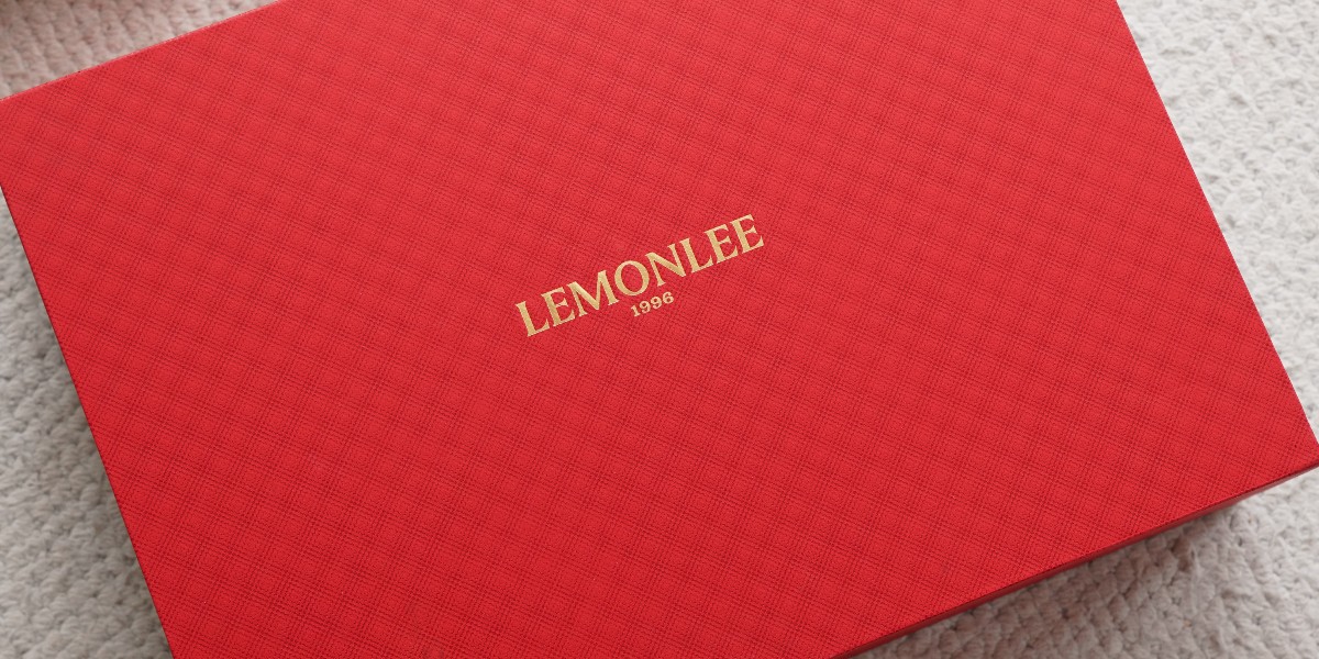 女裝品牌選伴手禮怎么選？實(shí)用美學(xué)雙在線才夠圈粉