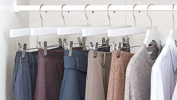 杭州哪里有實(shí)木衣架批發(fā)市場