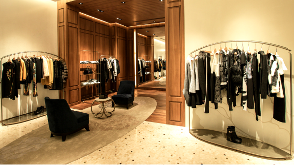 女裝衣架肩寬好還是肩窄好