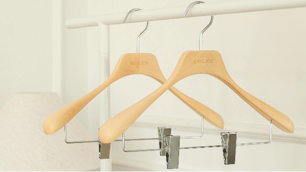 服裝品牌換季必備，春季成衣配套衣架——華恩