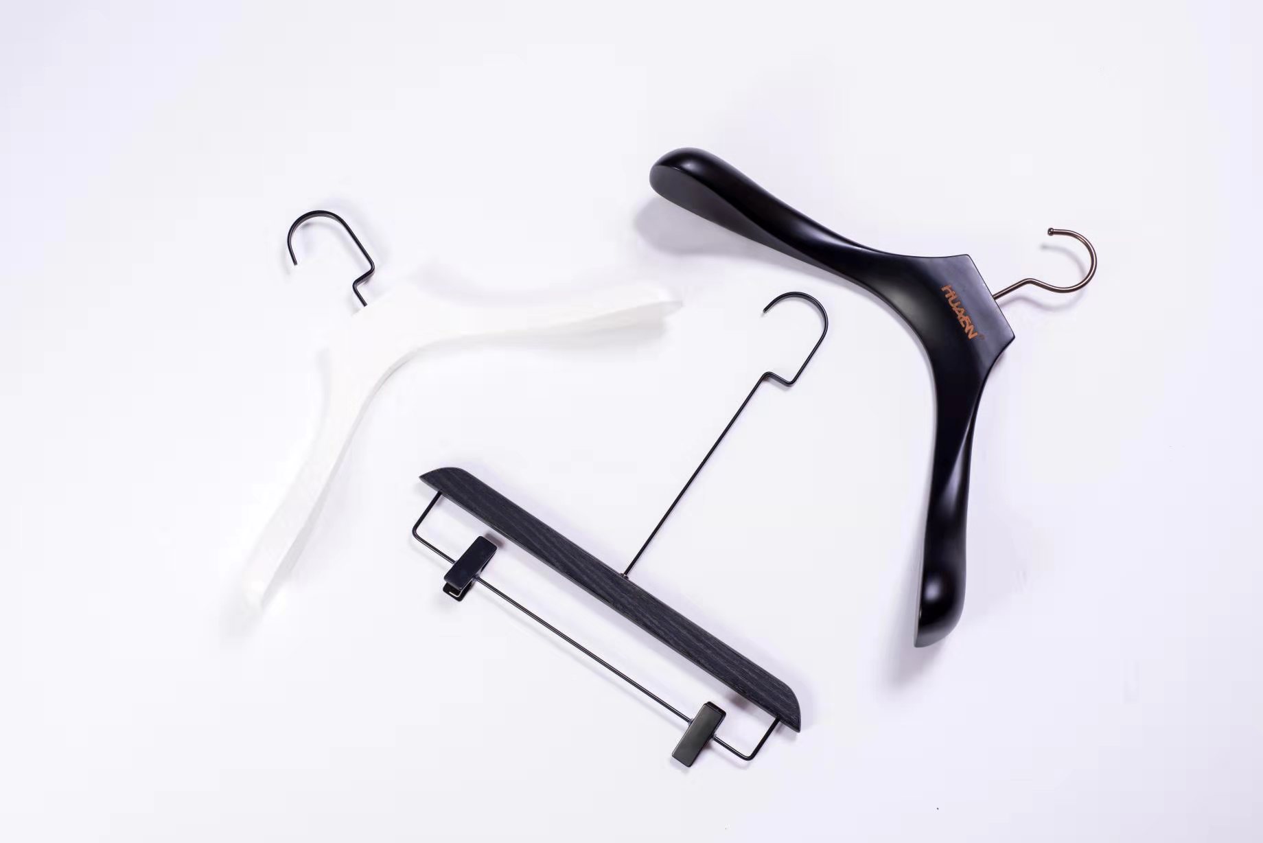 現(xiàn)代實木衣架