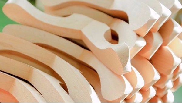 實木衣架制作過程