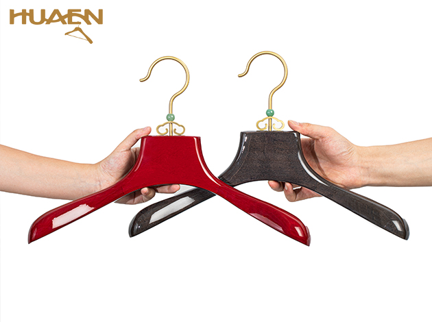 高檔實(shí)木衣架