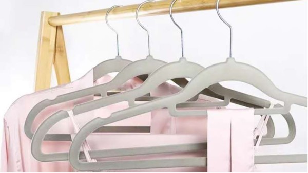 塑料防滑衣架，如何選擇才合適？--華恩衣架