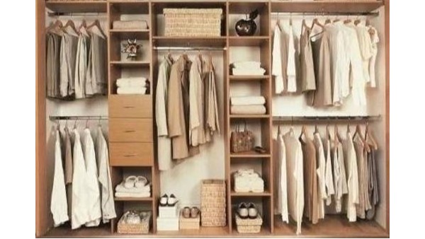 衣柜里面的衣架鐵的好還是木頭的好【華恩衣架】