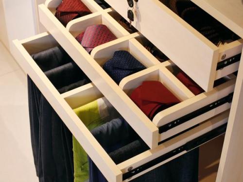 衣柜抽屜實(shí)用還是衣柜褲架實(shí)用