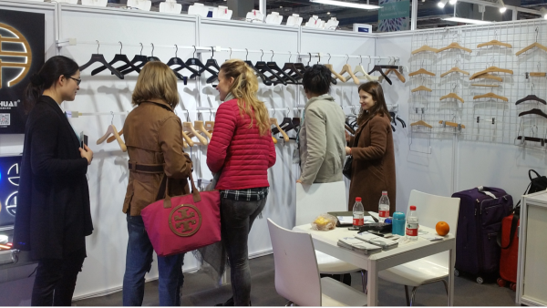 衣帽間掛衣架什么品牌好