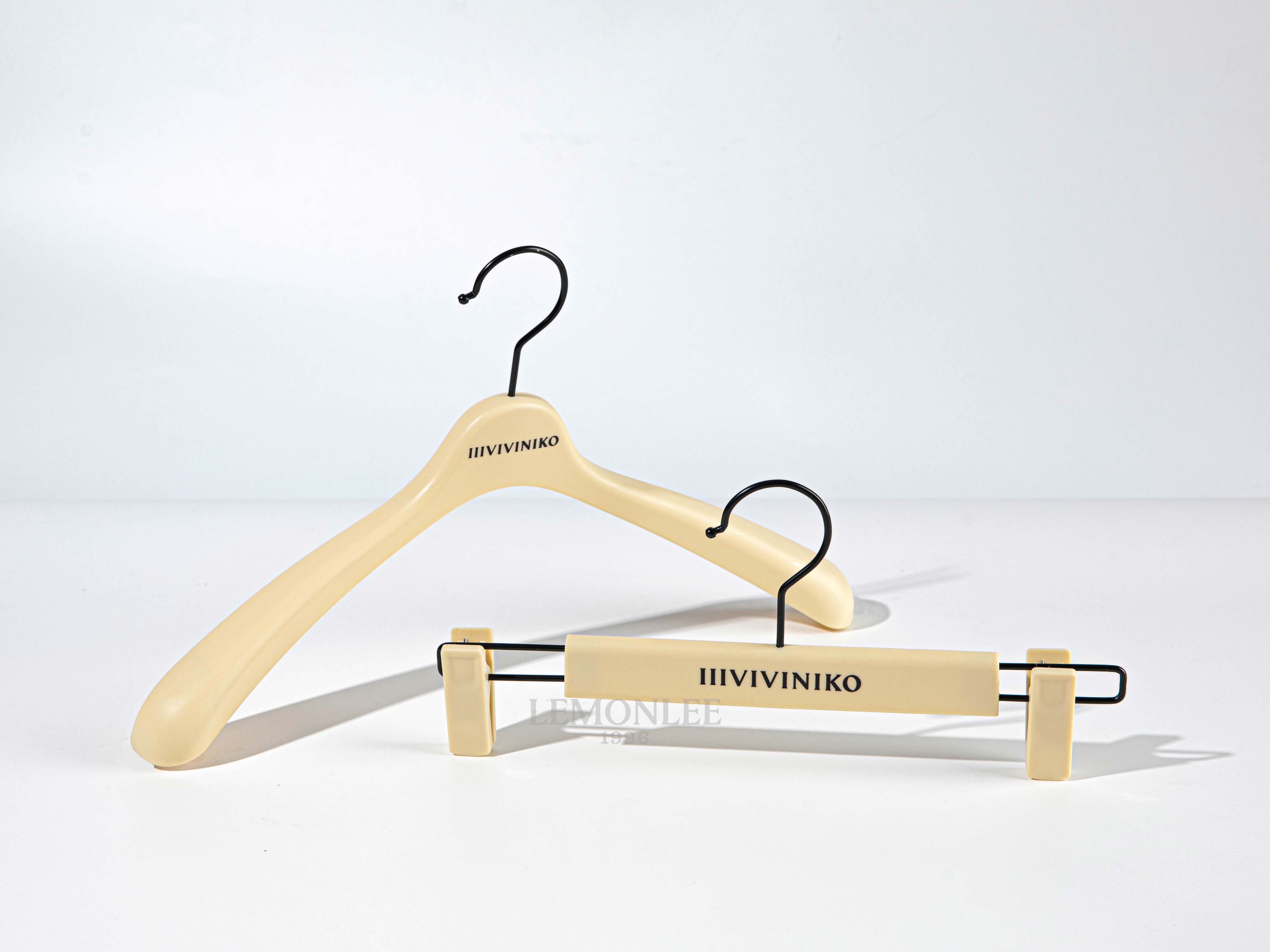 2023爆款塑料衣架