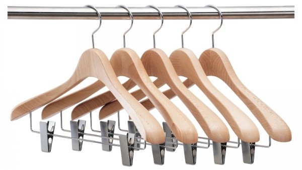 讓博君一肖這對(duì)cp給大家講講實(shí)木衣架買什么材質(zhì)的好【華恩】