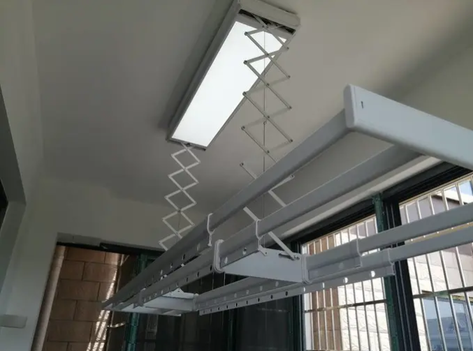 隱形電動(dòng)晾衣架