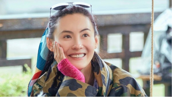 讓家居能手張柏芝來教你怎樣查看是不是實(shí)木衣架【華恩】