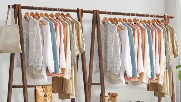 安徽衣帽架廠家怎么找？--華恩衣架