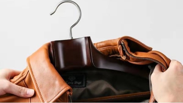 高端實(shí)木衣架