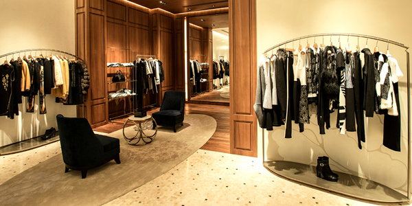 華恩實(shí)木衣架長(zhǎng)期為EP品牌提供定制服務(wù)，深得信賴(lài)