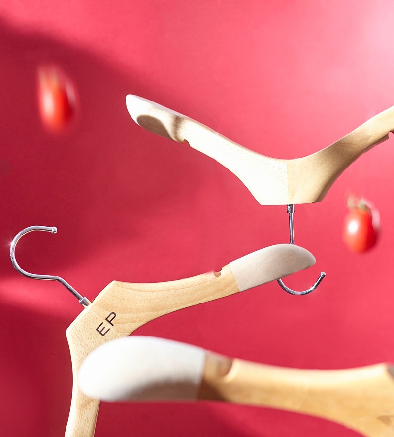 衣架是實(shí)木好還是鋼管好