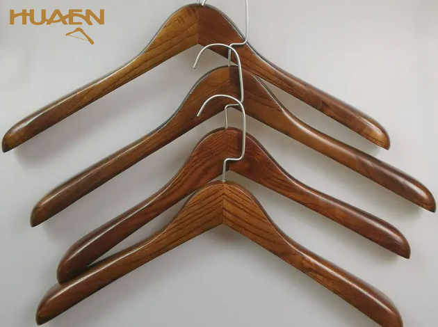 木質(zhì)衣架圖片大全——水曲柳衣架