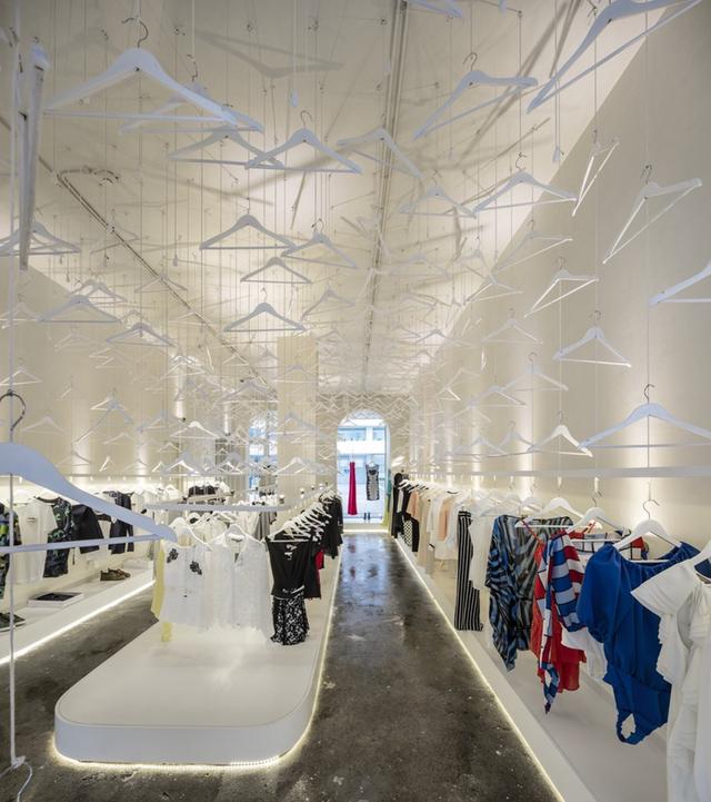 服裝店的掛衣架哪里有的買