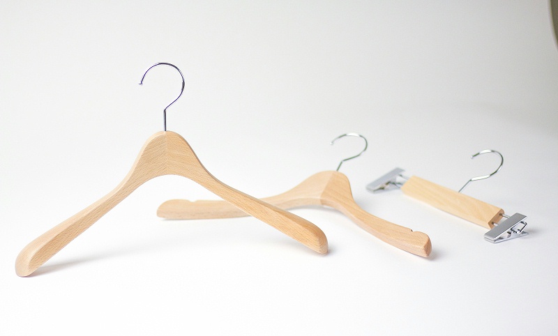 為什么選擇實(shí)木衣架【華恩】