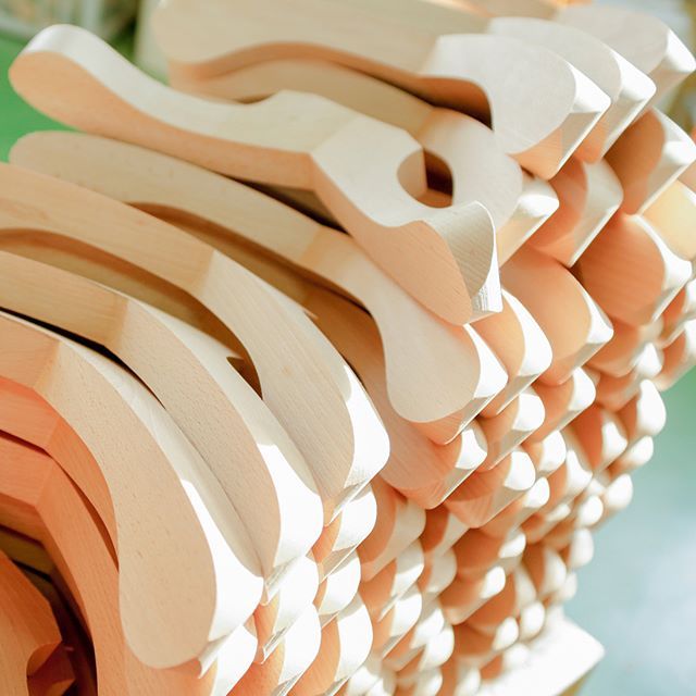 實(shí)木衣架怎么保養(yǎng)