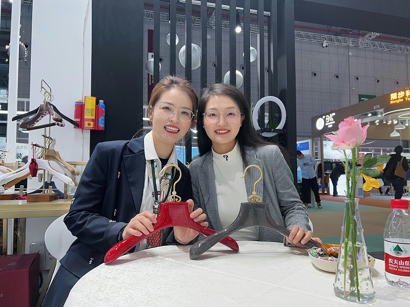 團(tuán)隊(duì)合照