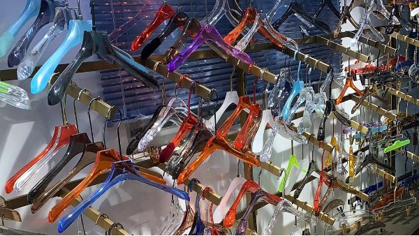 服裝衣架廠家批發(fā)