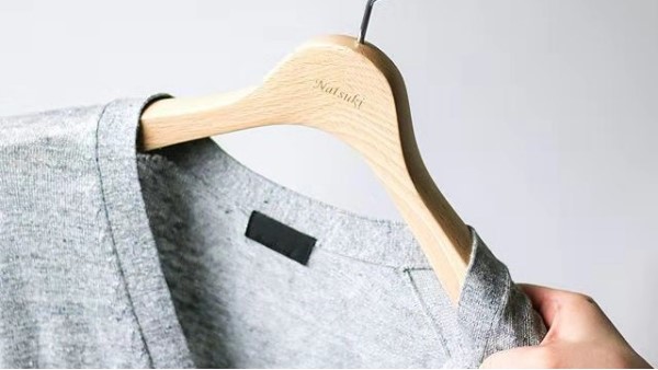 衣服掛久了為什么發(fā)