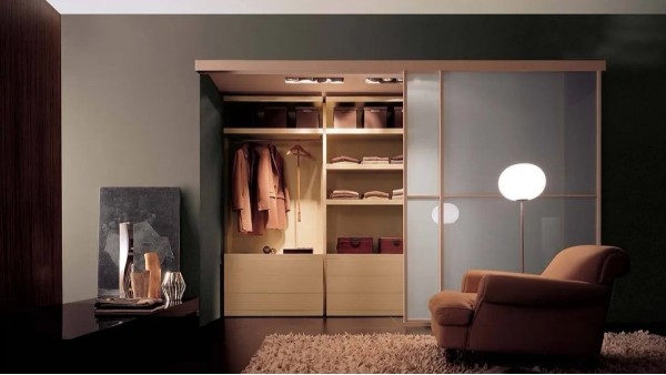 五星級酒店衣架，為什么獨寵實木衣架？--華恩衣架