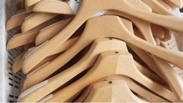 海南實(shí)木衣架