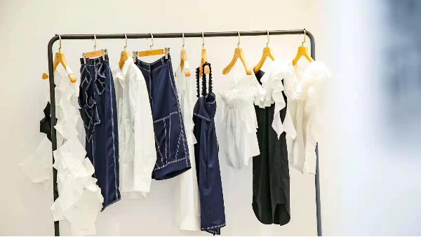 服裝店衣架