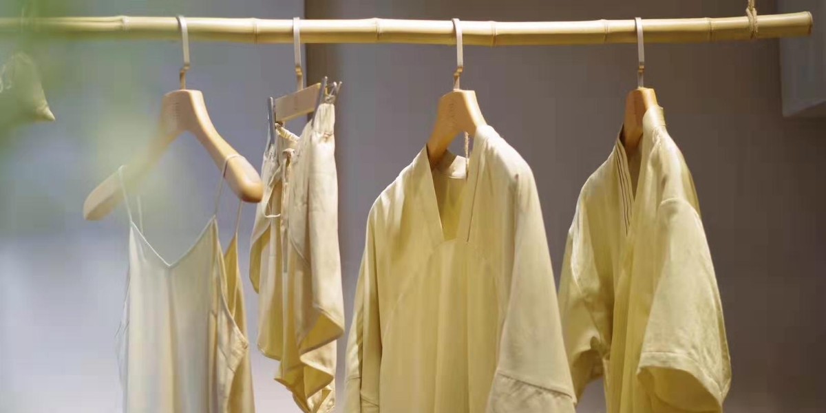 家用實木衣架買什么牌子好？貨比三家比不過他【華恩衣架】