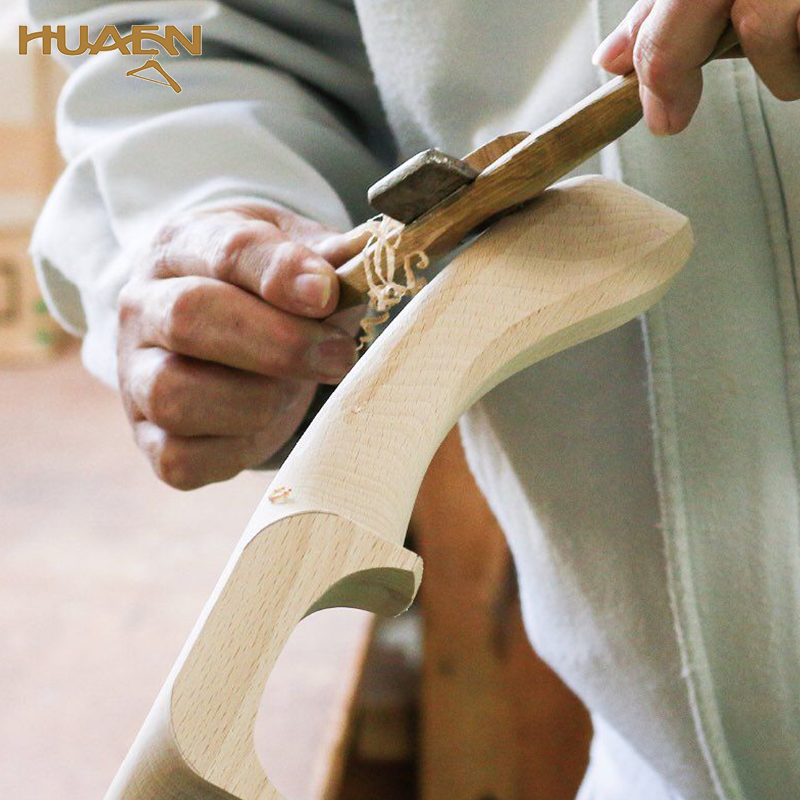 生產(chǎn)實木衣架廠家