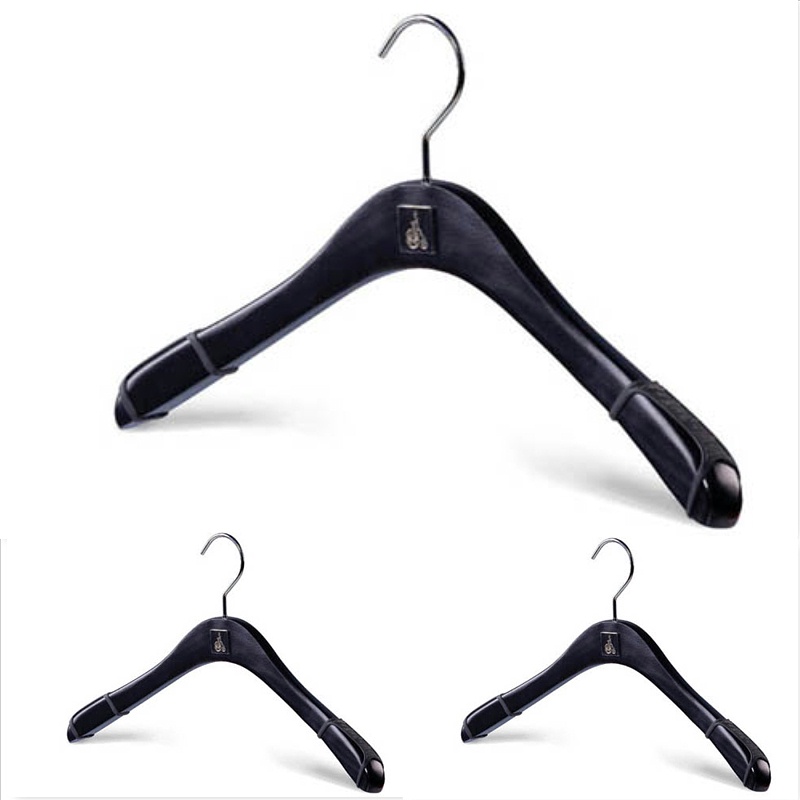 衣架塑料和實木的哪個好