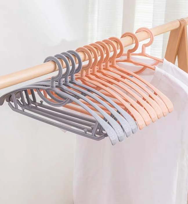 衣柜里面的衣架鐵的好還是木頭的好