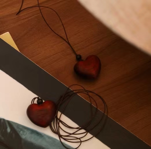 木質(zhì)項(xiàng)鏈