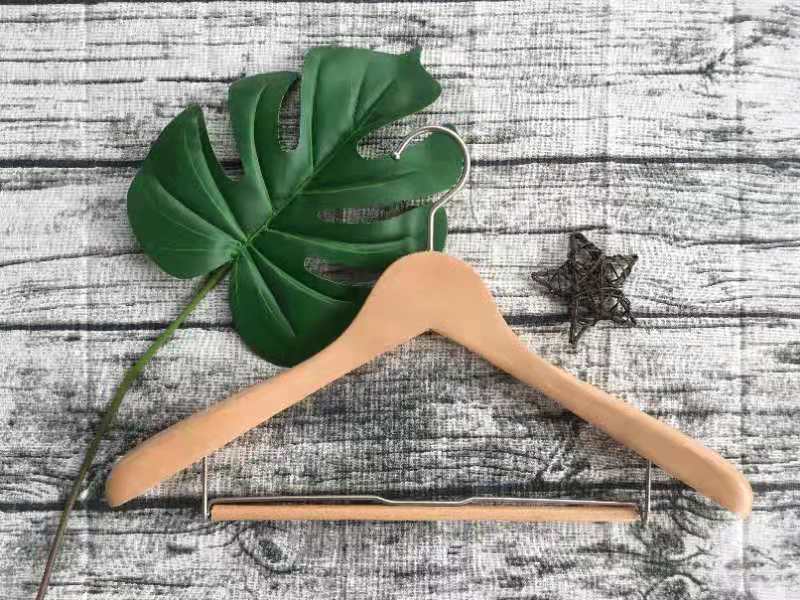 實木衣架的優(yōu)缺點(diǎn)