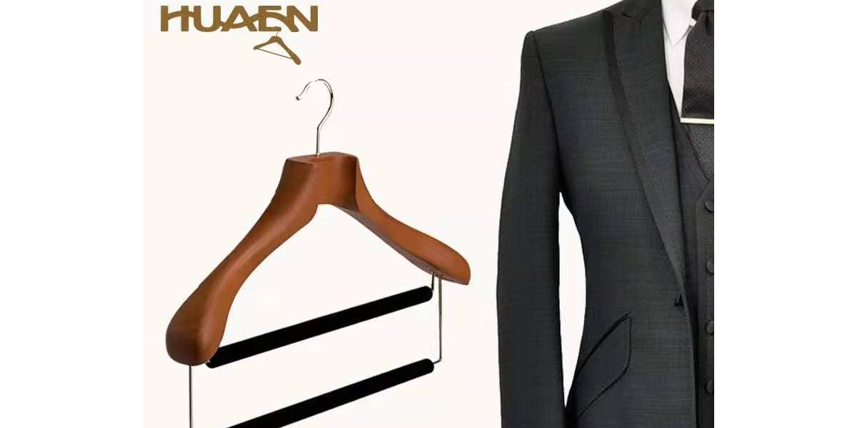 實木連體衣架，不可或缺的秘密【華恩】