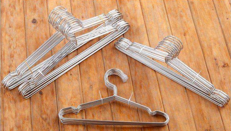 實(shí)木衣架好還是不銹鋼衣架好