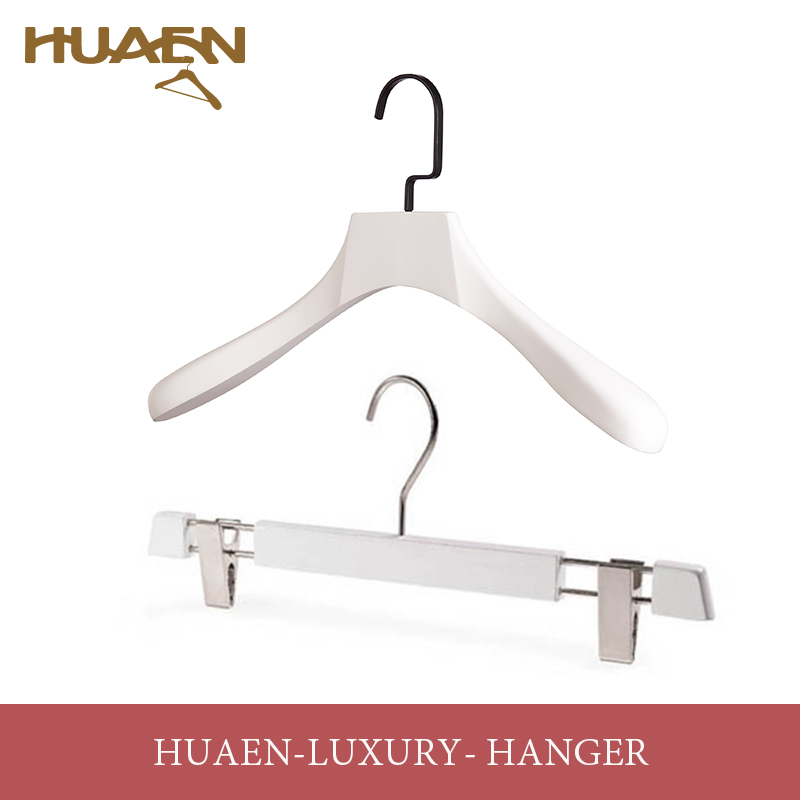 衣服掛什么樣結(jié)實(shí)