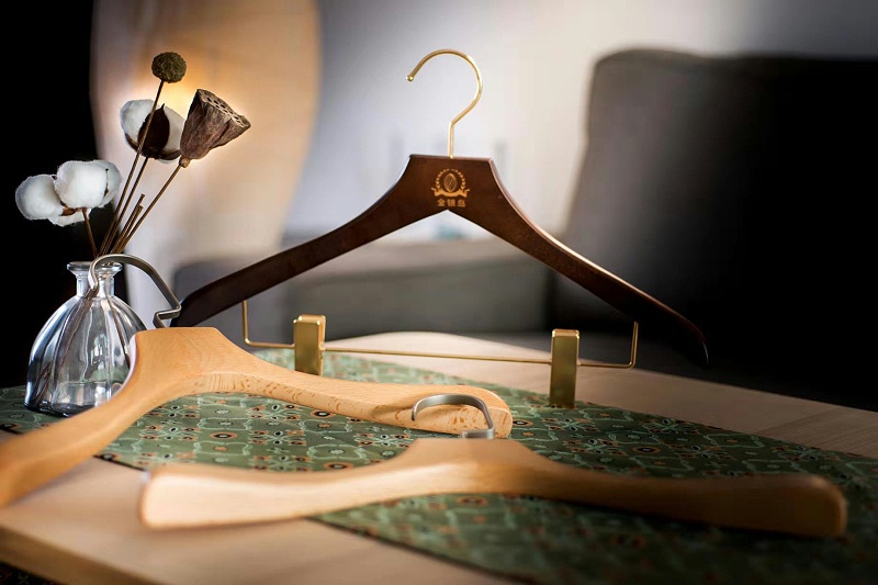 洛陽實(shí)木衣架