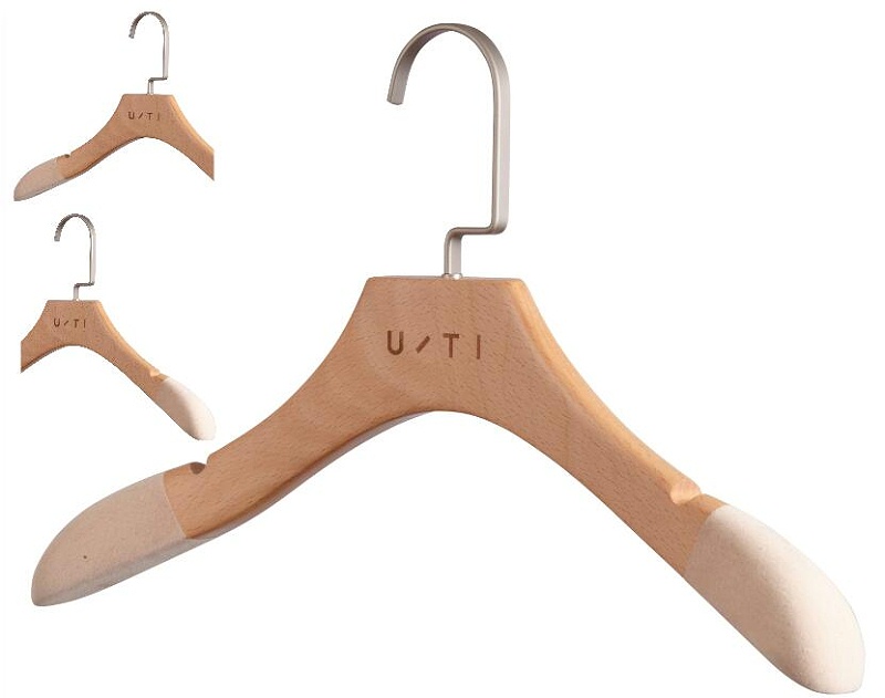 讓家居能手張柏芝來教你怎樣查看是不是實木衣架