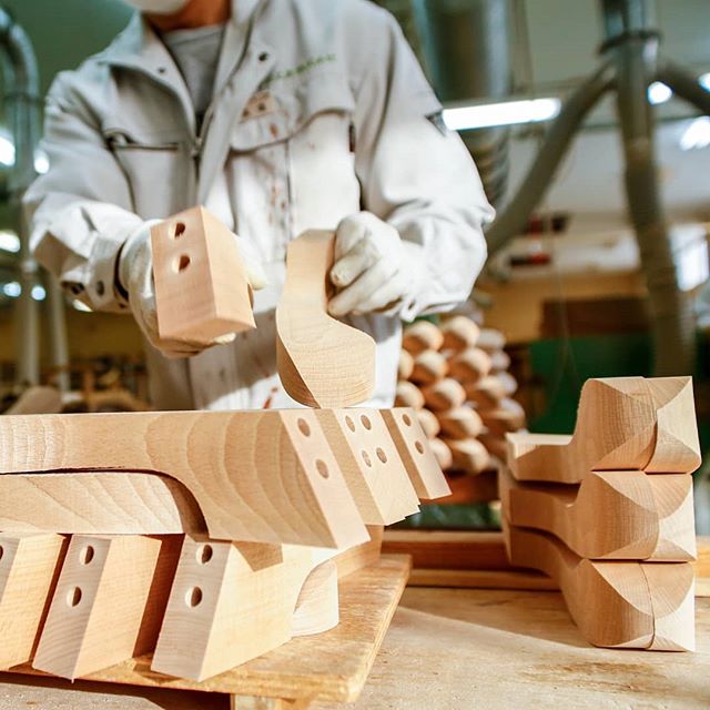 如何更好的維護實木衣架