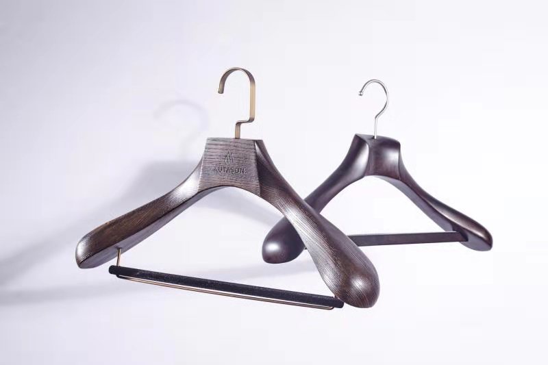 實(shí)木衣架重量