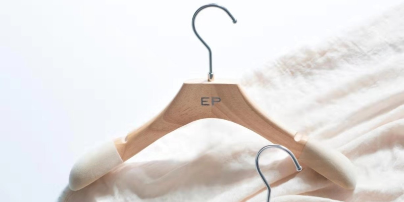 女裝店怎么樣才能吸引顧客，教你幾個(gè)小妙招！--華恩