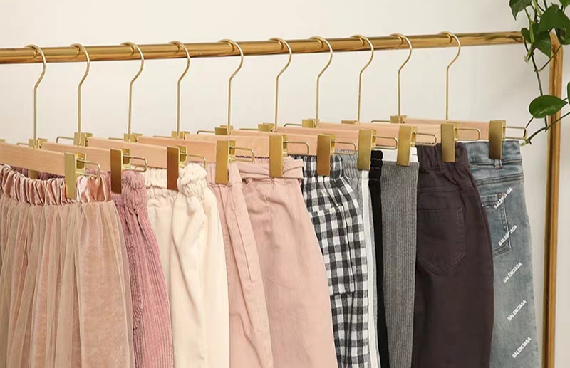 服裝店用實(shí)木掛衣架