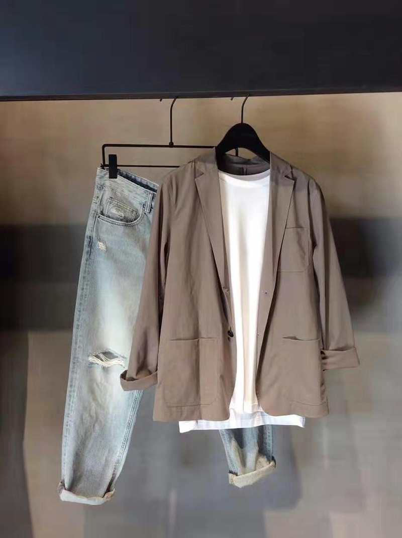 服裝店實(shí)木衣架噴漆