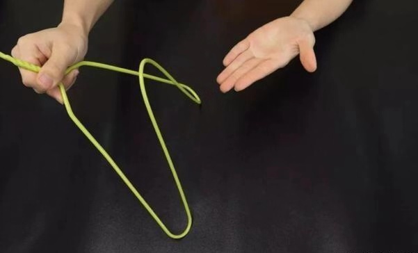 如何收納衣架褲架妙招