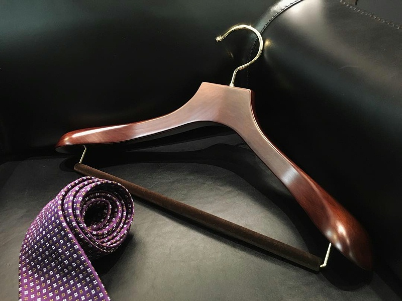 實(shí)木衣架子